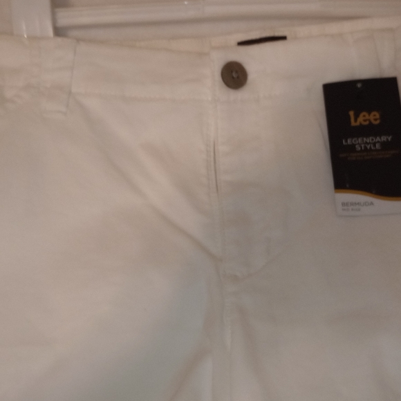 Shorts - Picture 4 of 5